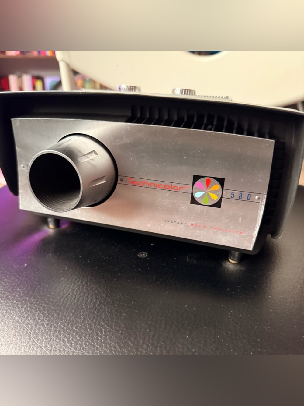 Vintage Technicolor Deluxe 580 Super 8 Projector for Home Film Viewing - Picture 6 of 16